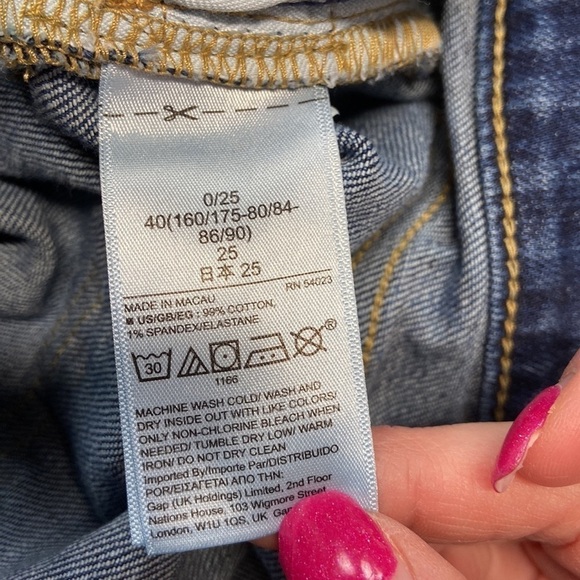 GAP Denim Girlfriend Dark Indigo Mid-Rise Tapered Leg Denim Jeans - Picture 9 of 14